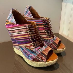 STRIPED, MULTICOLOUR WEDGE HEELS